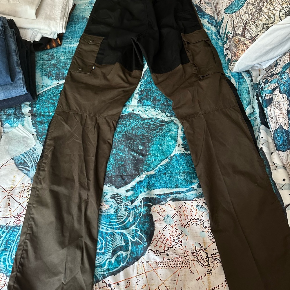 Fall Raven men’s cargo pants, black and olive green, brand new with tags